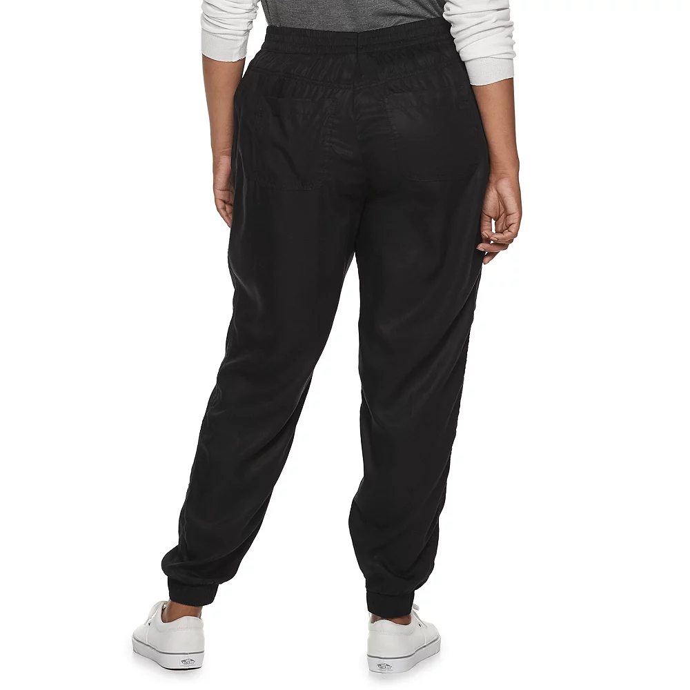 Juniors' Plus Size SO® High Rise Paperbag Jogger Pants 4 Juniors' Plus Size SO® High Rise Paperbag Jogger Pants - Image 2