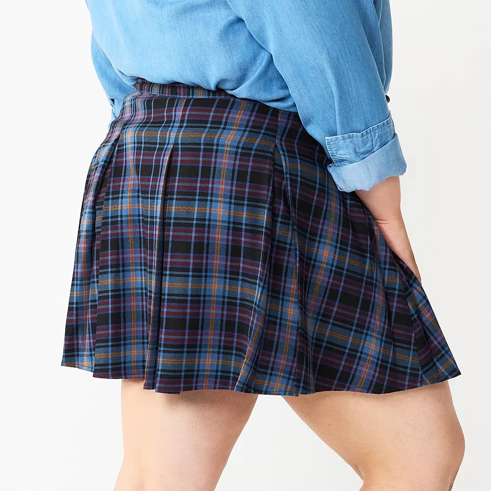 Juniors' Plus Size SO® Pleated Flare Mini Skirt 4 Juniors' Plus Size SO® Pleated Flare Mini Skirt - Image 2