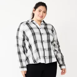 Juniors' Plus Size SO® Long Sleeve Button Down Shirt