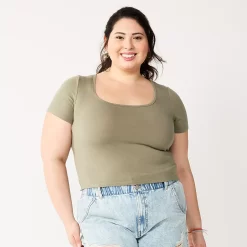 Juniors' Plus Size SO® Cropped Short Sleeve Squareneck Tee